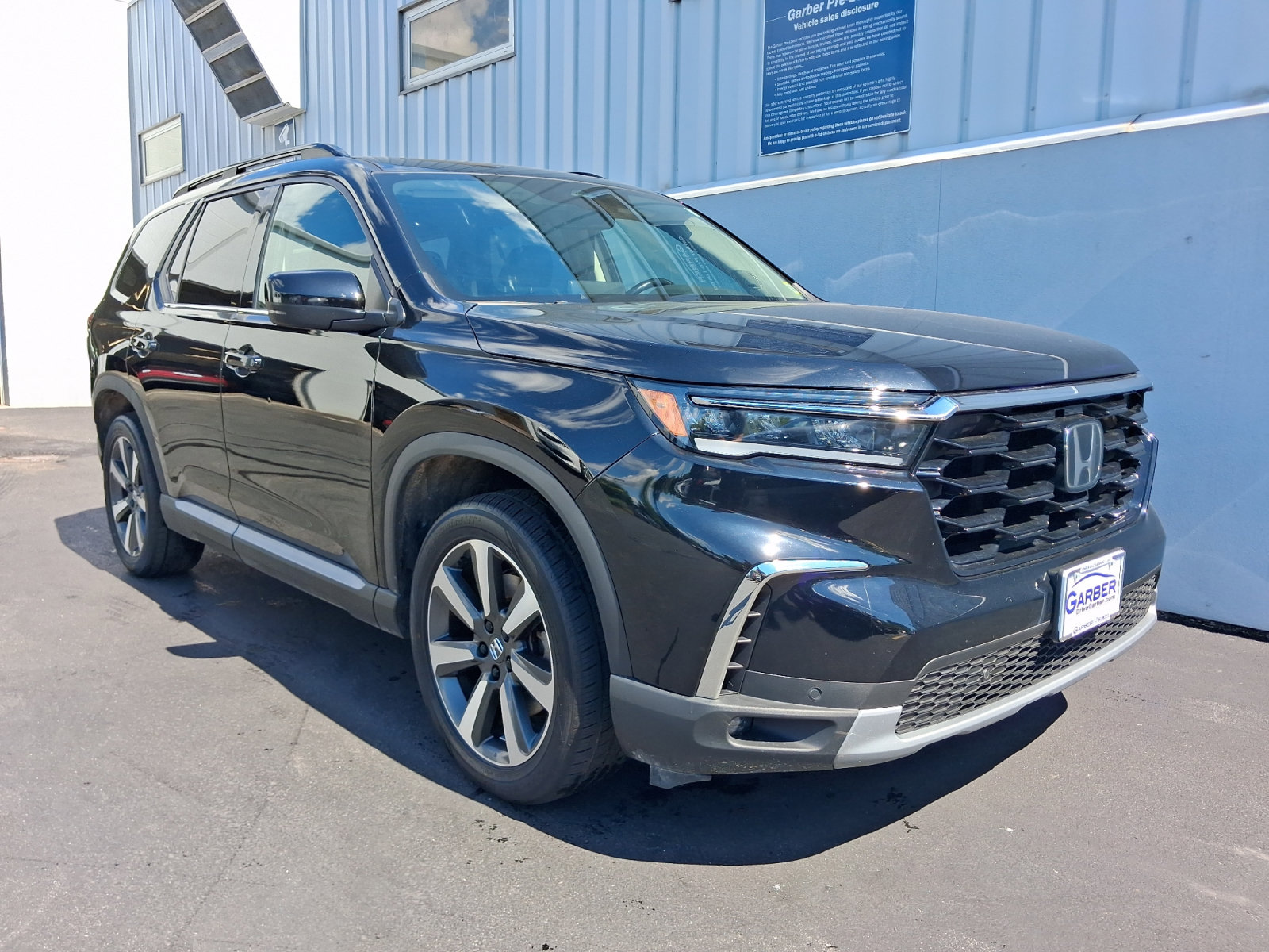 Used 2023 Honda Pilot Touring image 7