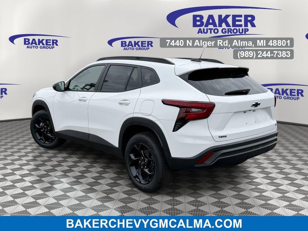 New 2026 Chevrolet Trax LT w/ Midnight Edition FWD image 3