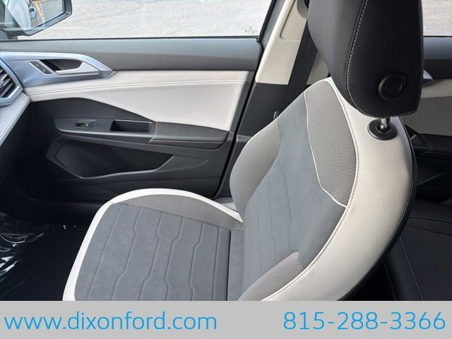 New 2026 Volkswagen Taos SE image 19