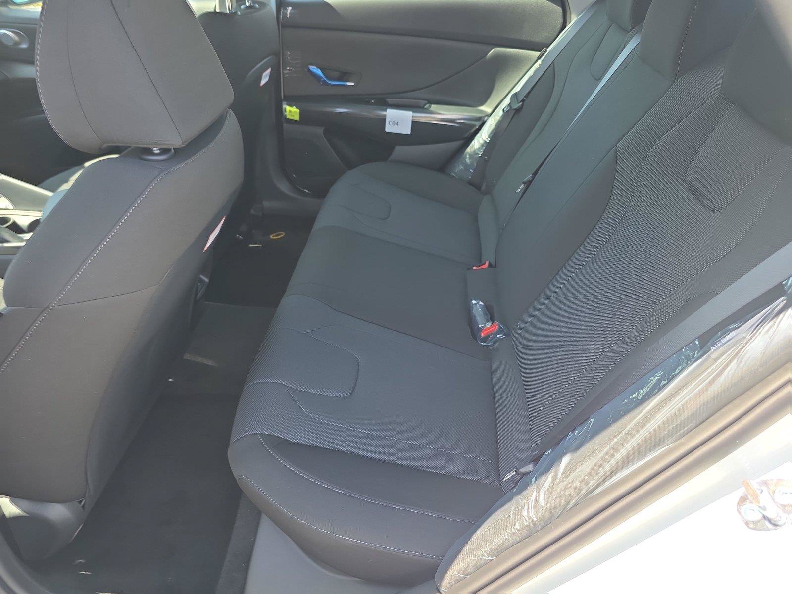 New 2026 Hyundai Elantra SE FWD image 6