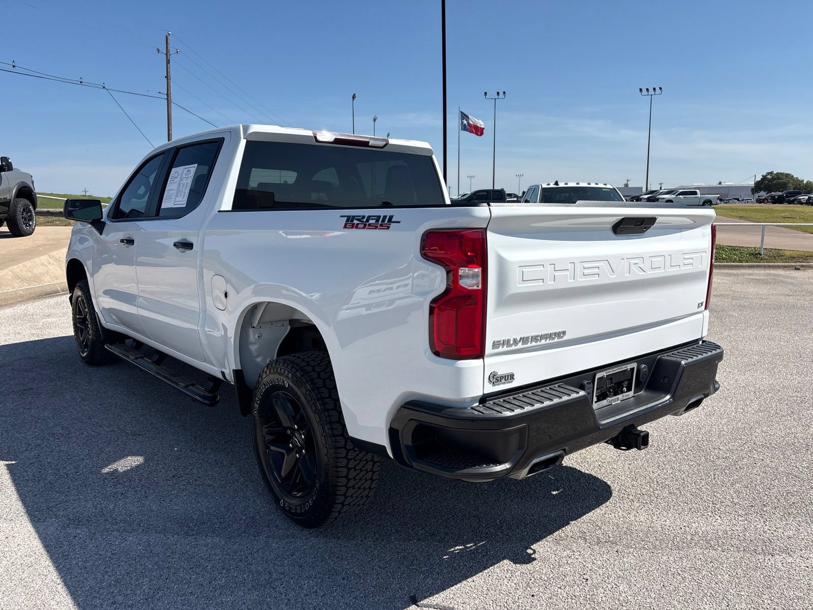 Used 2021 Chevrolet Silverado 1500 LT Trail Boss AWD/4WD image 4