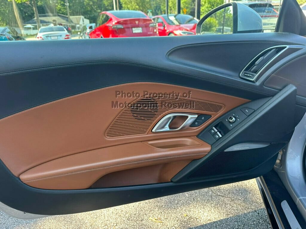 Used 2021 Audi R8 V10 w/ Premium Package RWD image 25