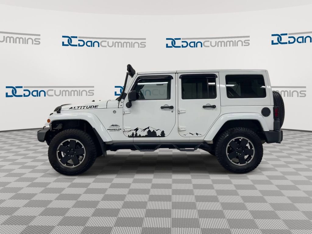 Used 2012 Jeep Wrangler Unlimited Sahara AWD/4WD image 5
