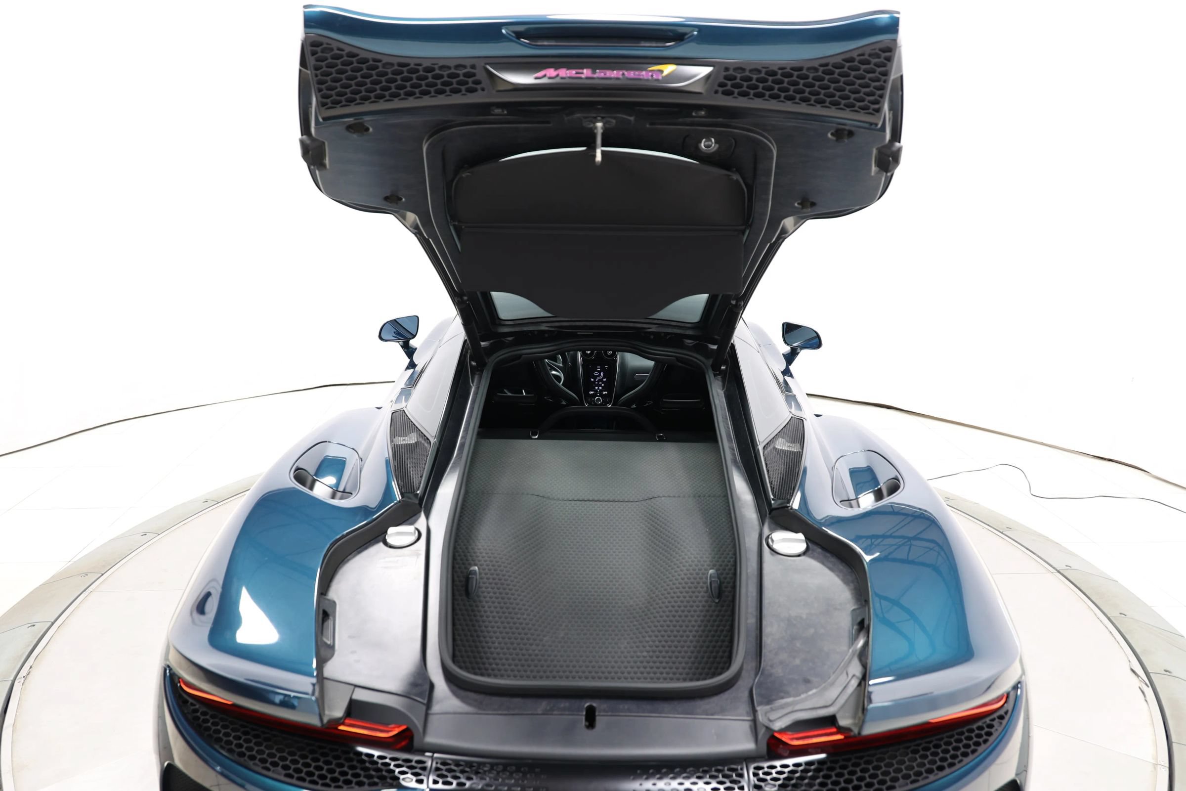 Used 2021 McLaren GT RWD image 64
