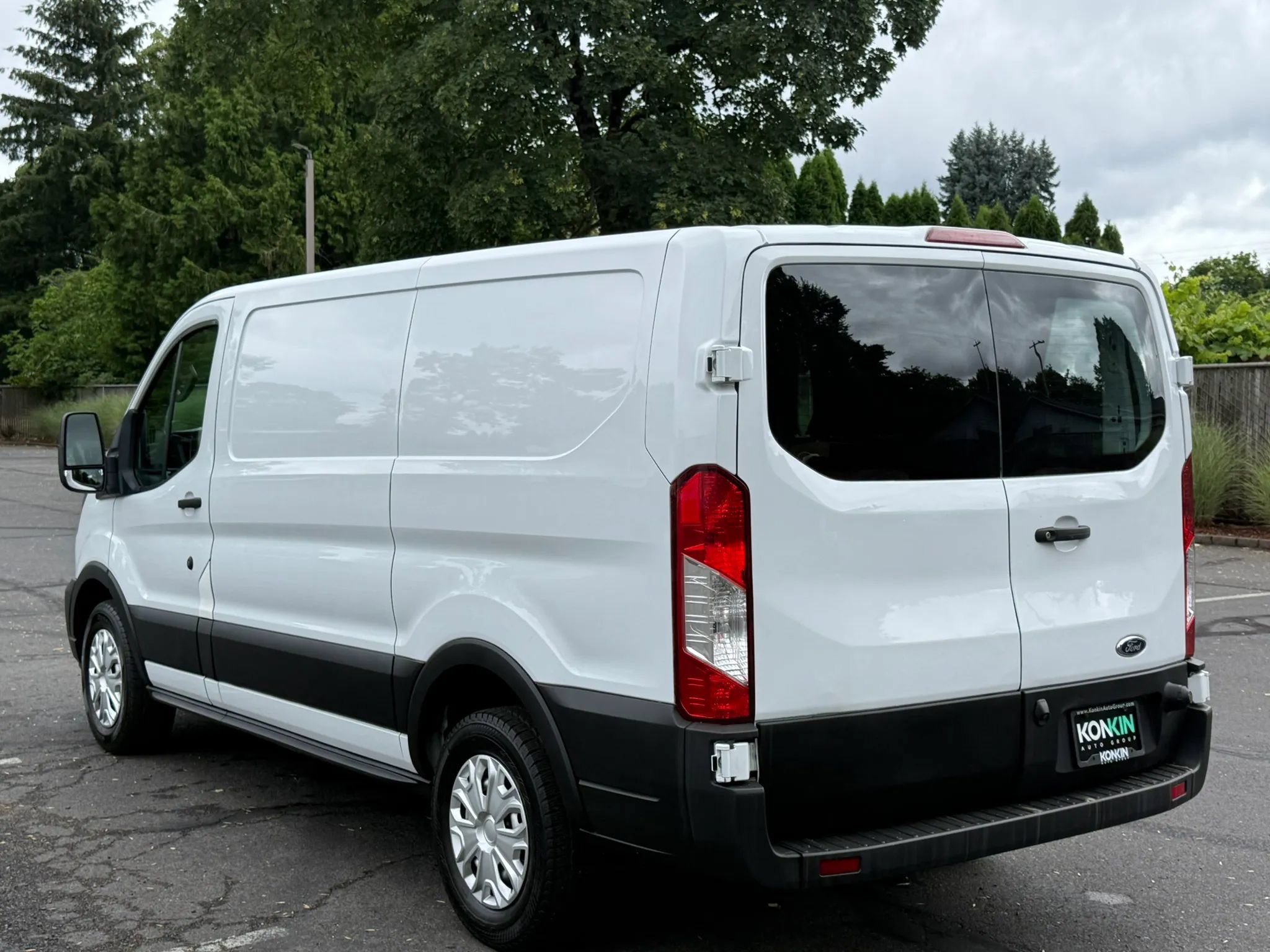 Used 2021 Ford Transit 150 Low Roof w/ Load Area Protection Package RWD image 4