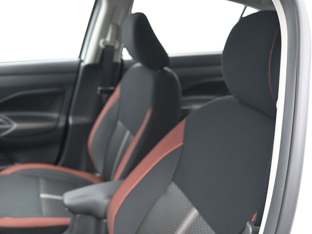 New 2025 Nissan Versa SR w/ Trunk Package FWD image 14
