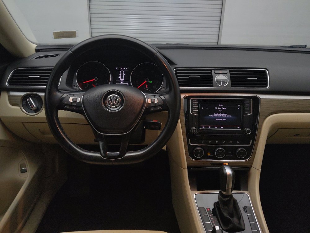 Used 2016 Volkswagen Passat 1.8T SE w/ Lighting Package (P06) image 22