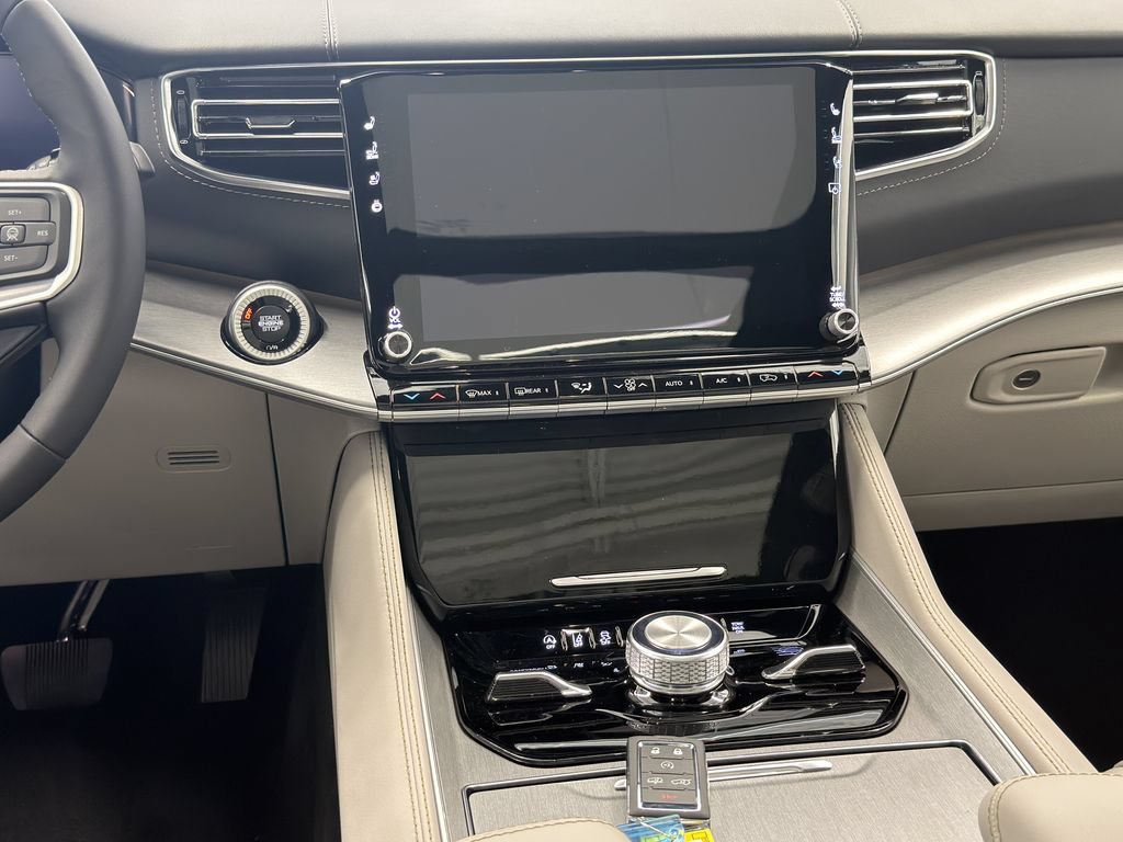 New 2026 Jeep Grand Wagoneer L Limited AWD/4WD image 17