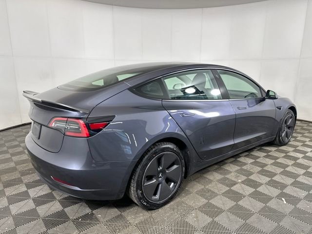 Used 2023 Tesla Model 3 Standard Range image 3
