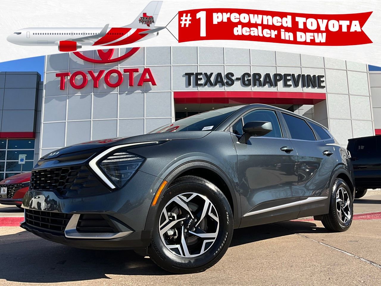 Used 2025 Kia Sportage LX image 1