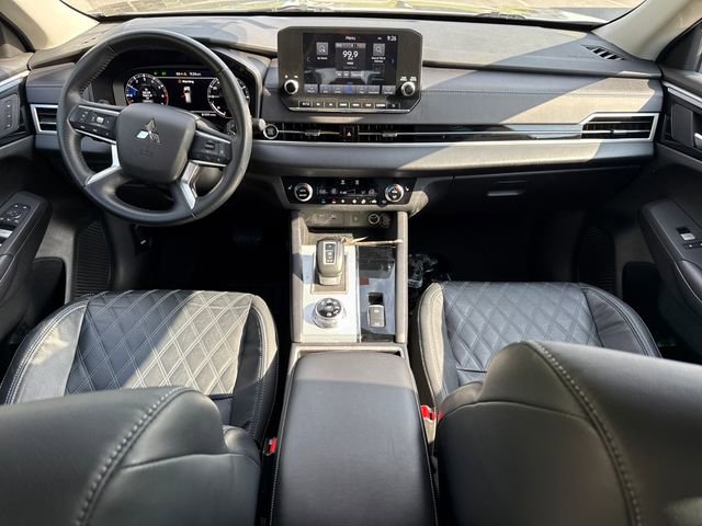 Used 2023 Mitsubishi Outlander SEL 40th Anniversary AWD/4WD image 18