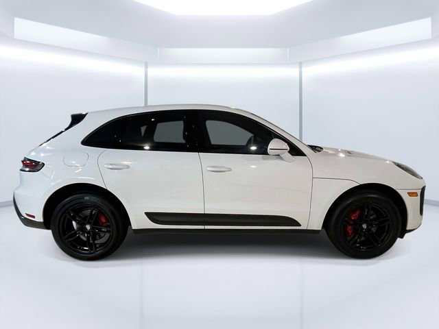 Certified 2022 Porsche Macan image 10