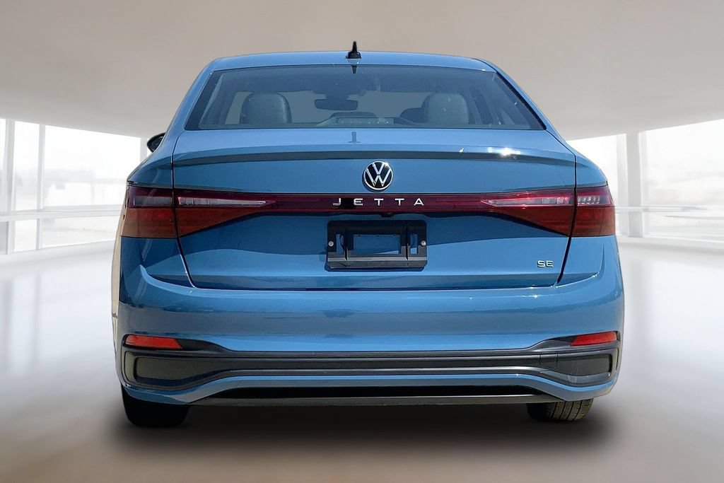 Used 2025 Volkswagen Jetta SE FWD image 4