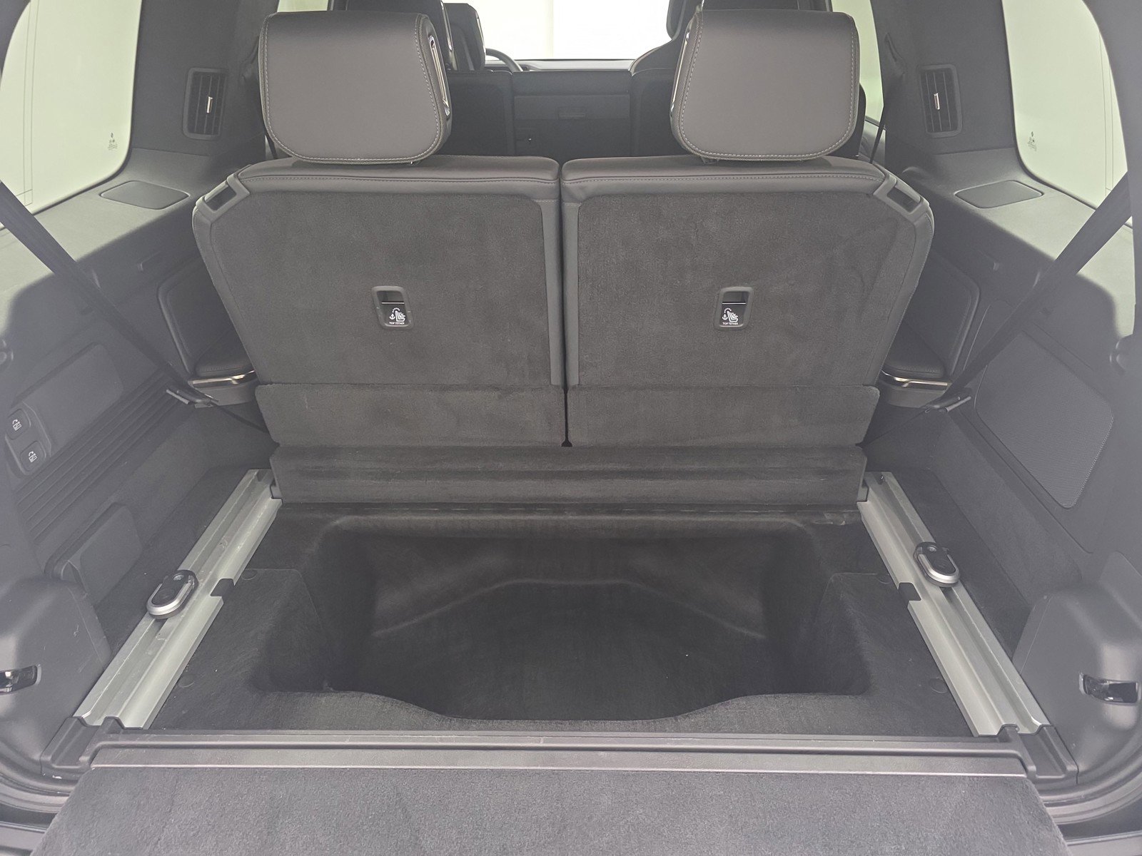 Used 2023 Rivian R1S Adventure AWD/4WD image 26