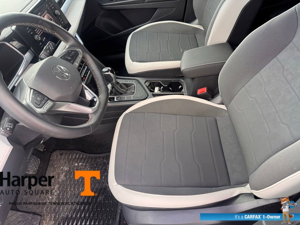 Used 2025 Volkswagen Taos SE image 12