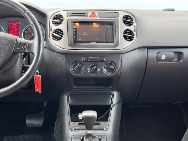 Used 2009 Volkswagen Tiguan SE AWD/4WD image 16