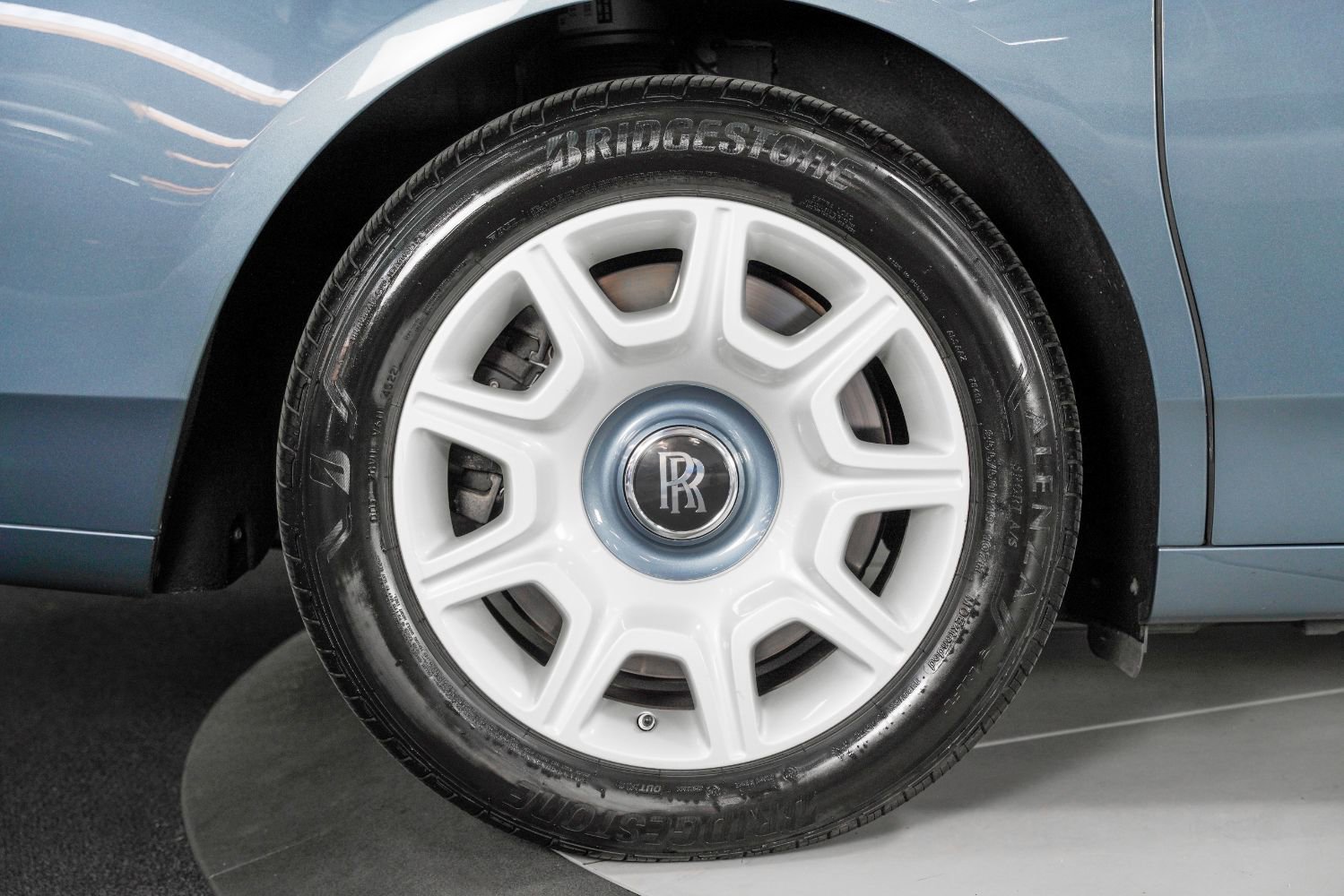 Used 2011 Rolls-Royce Ghost RWD image 21