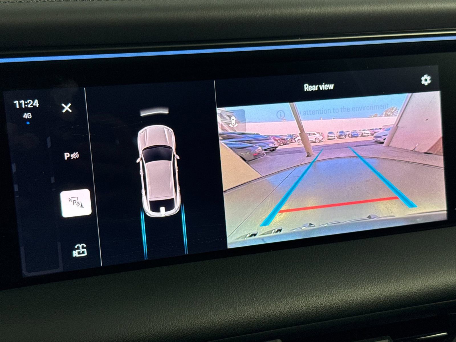 Certified 2025 Porsche Macan 4 Electric AWD/4WD image 24