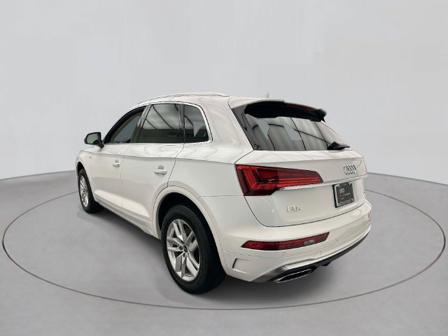 Certified 2023 Audi Q5 2.0T Premium w/ Convenience Package AWD/4WD image 2