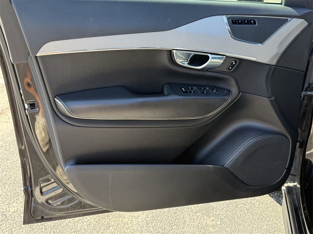 Used 2016 Volvo XC90 T6 R-Design w/ Convenience Package image 10