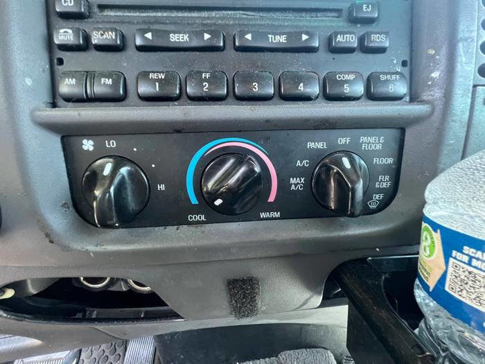 Used 2002 Ford F150 XLT AWD/4WD image 32