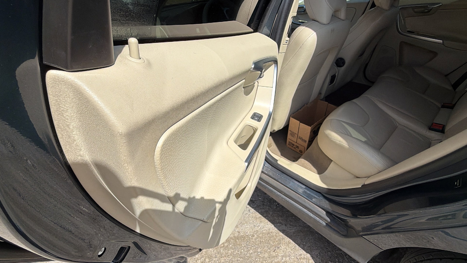 Used 2011 Volvo XC60 3.2 R-Design image 19