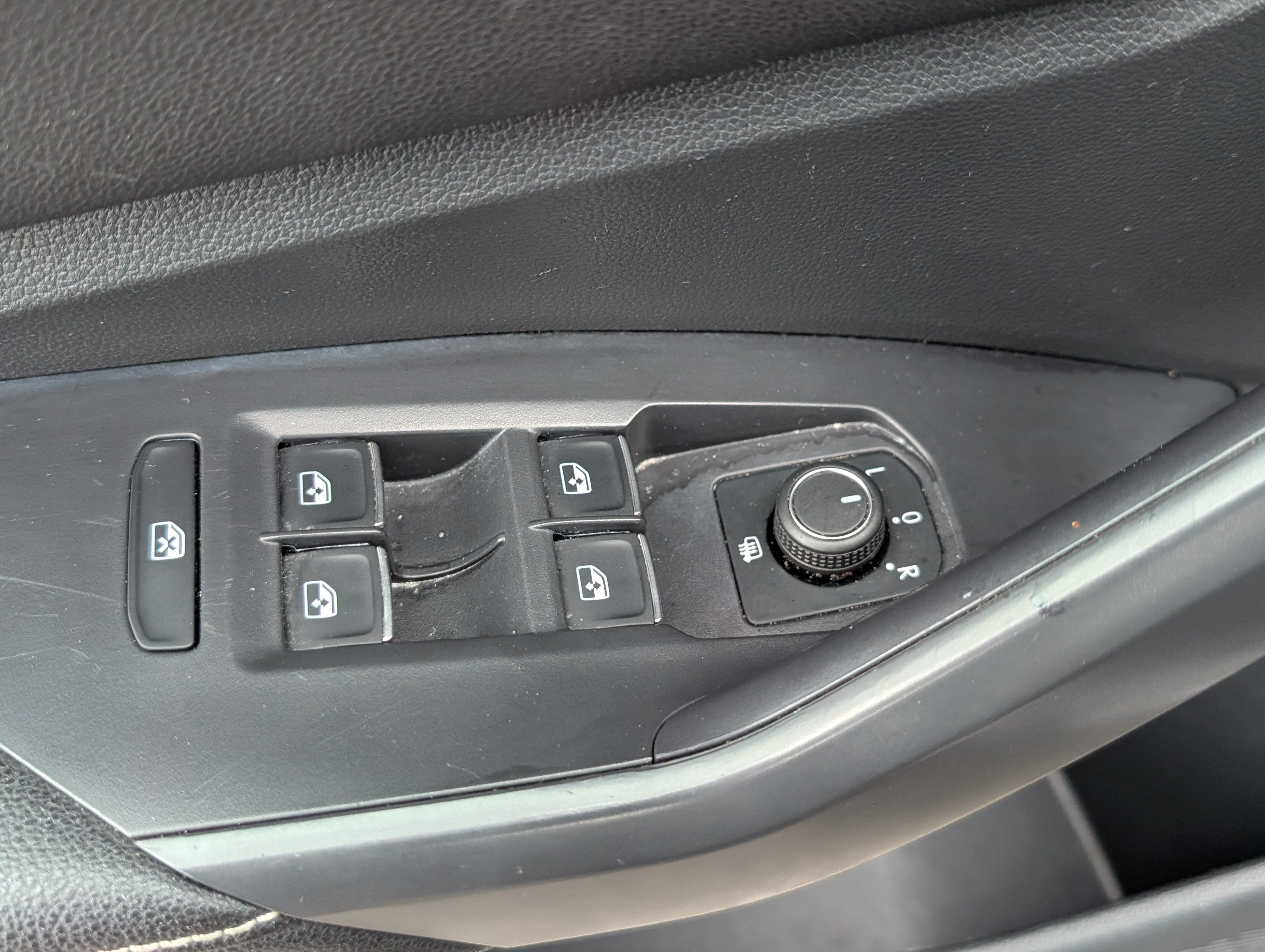Used 2025 Volkswagen Jetta S FWD image 17