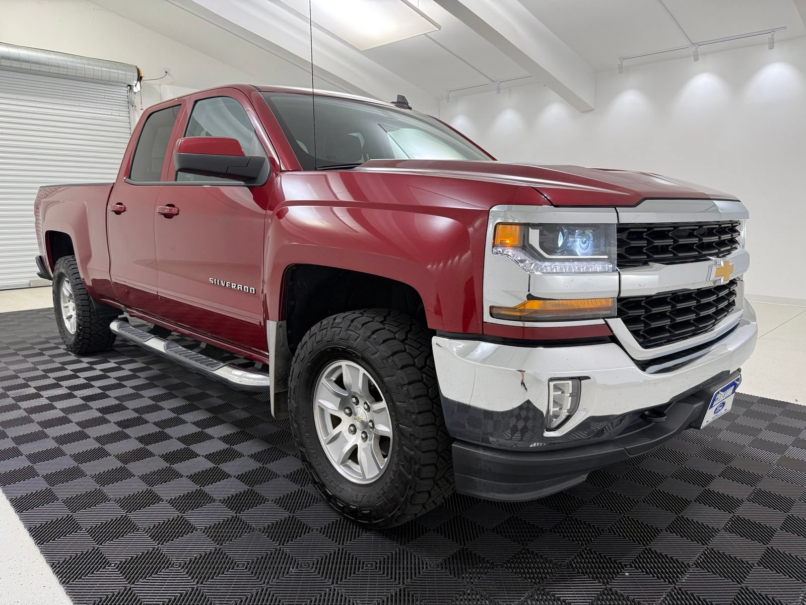 Used 2018 Chevrolet Silverado 1500 LT w/ All Star Edition AWD/4WD image 1