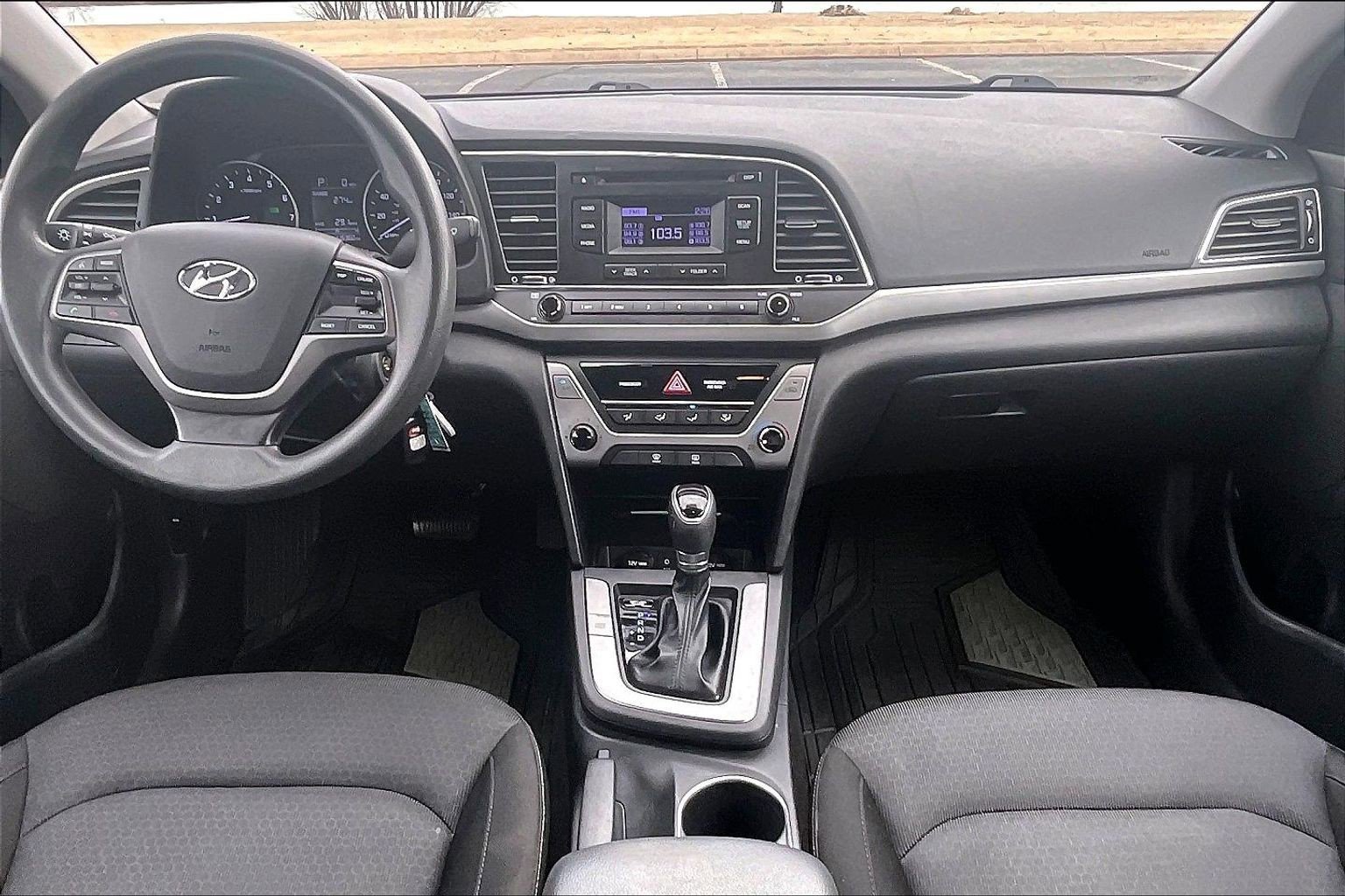 Used 2018 Hyundai Elantra SE image 12
