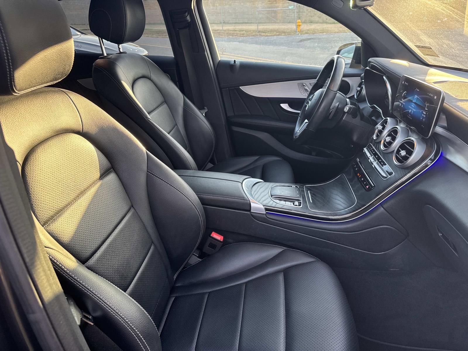 Used 2022 Mercedes-Benz GLC 300 4MATIC Coupe image 12