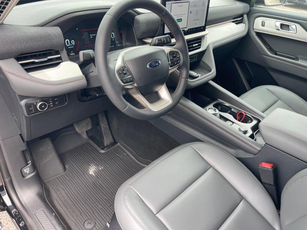 New 2026 Ford Explorer Active w/ Active Comfort Package AWD/4WD image 6
