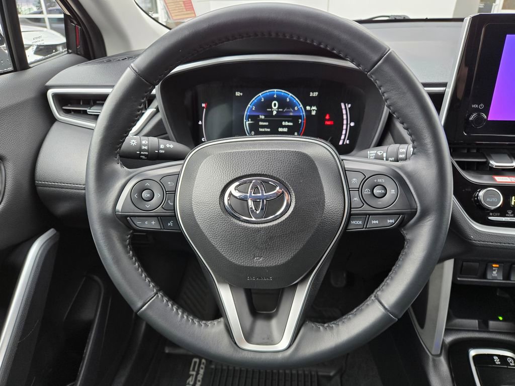 Used 2024 Toyota Corolla Cross XLE image 17