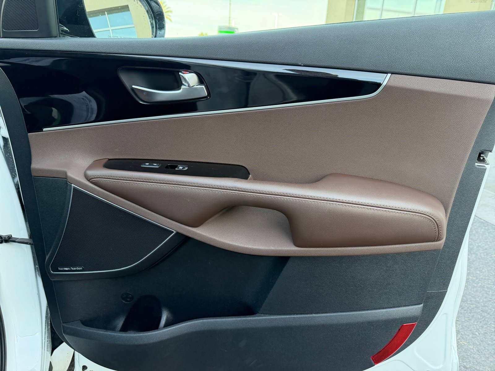 Used 2019 Kia Sorento SX image 16