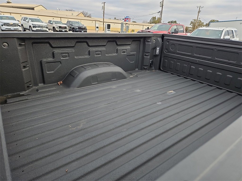 Used 2025 Chevrolet Silverado 2500 LT w/ Leather Package image 17