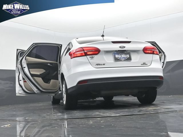 Used 2015 Ford Focus SE FWD image 30
