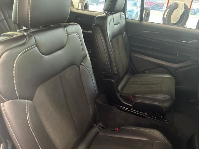 Certified 2025 Jeep Grand Cherokee L Laredo AWD/4WD image 28