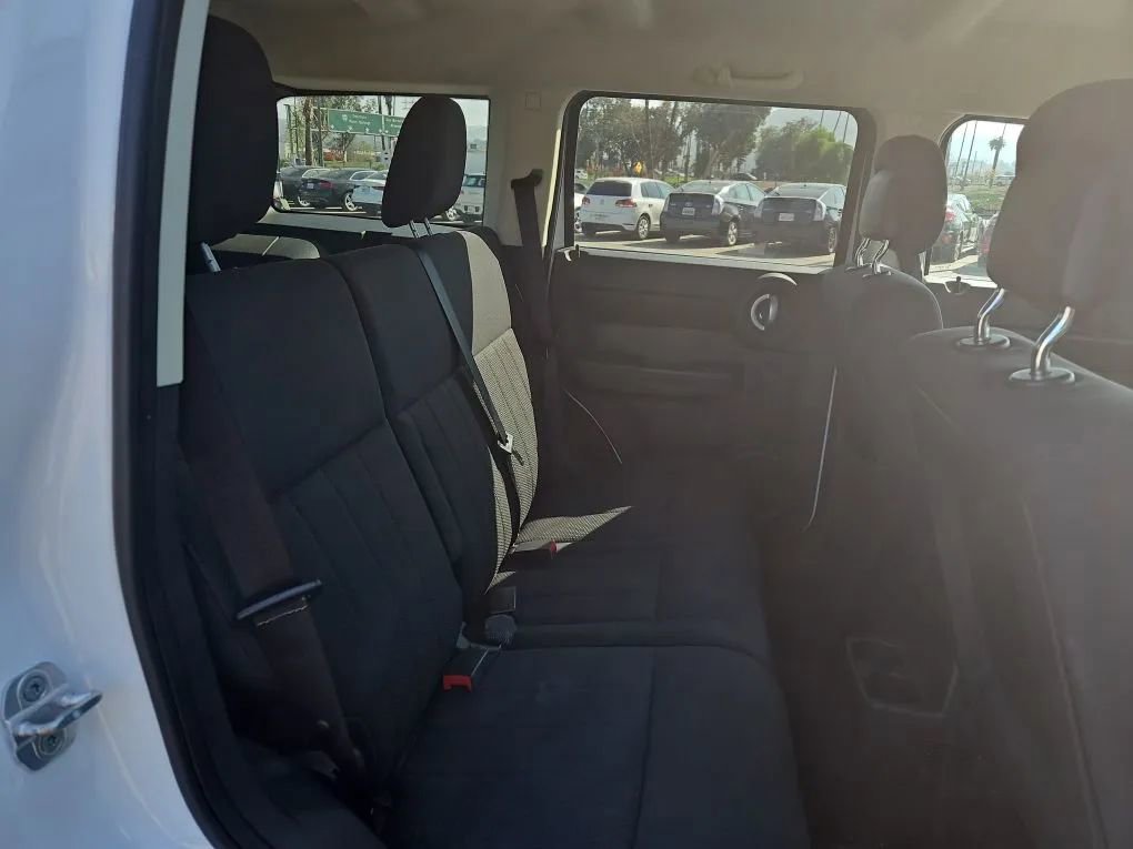 Used 2011 Dodge Nitro Heat image 15