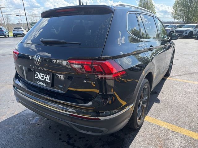 Used 2024 Volkswagen Tiguan SE AWD/4WD image 16