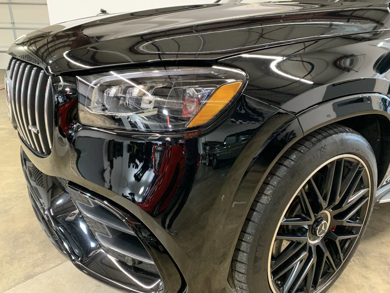 Used 2025 Mercedes-Benz GLS 63 AMG 4MATIC image 35