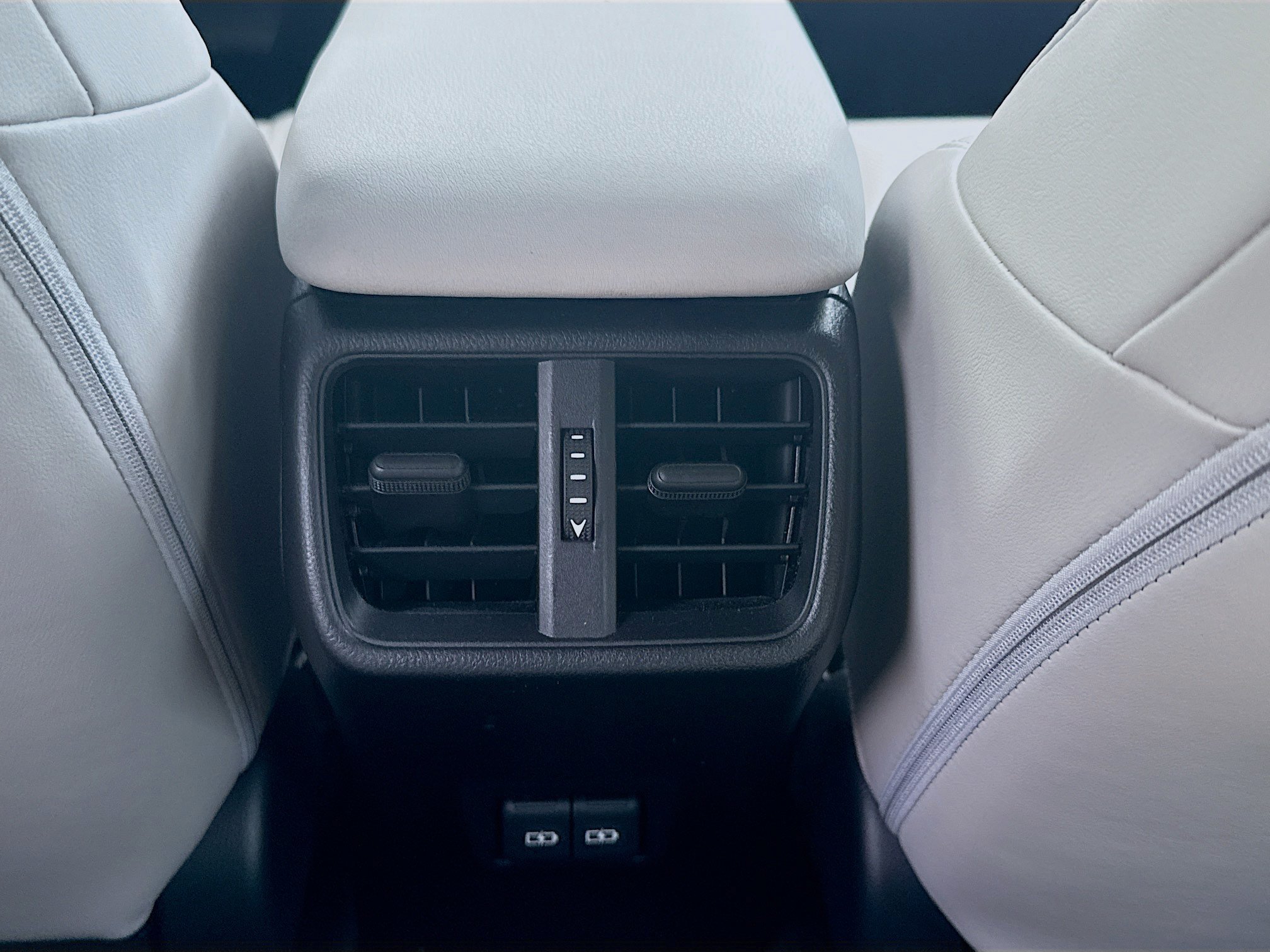 Used 2023 Lexus UX 250h FWD w/ Accessory Package (Z1) image 22