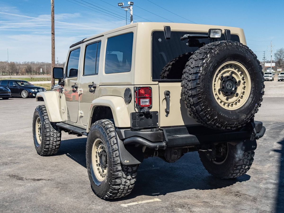 Used 2017 Jeep Wrangler Unlimited Rubicon w/ Cold Weather Group AWD/4WD image 3