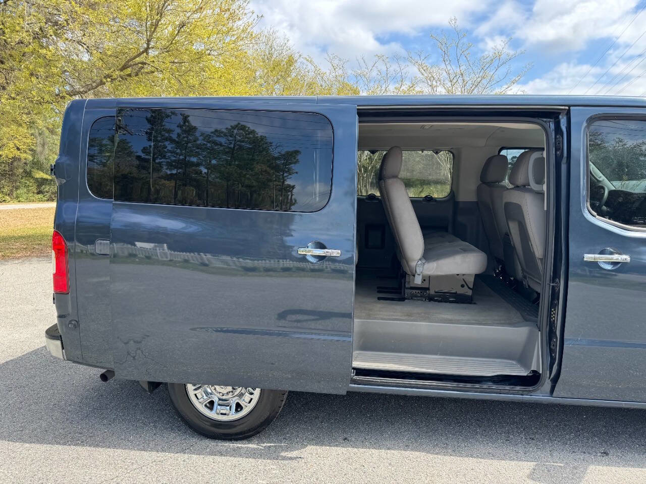 Used 2016 Nissan NV 3500 SV w/ SV Technology Package image 42