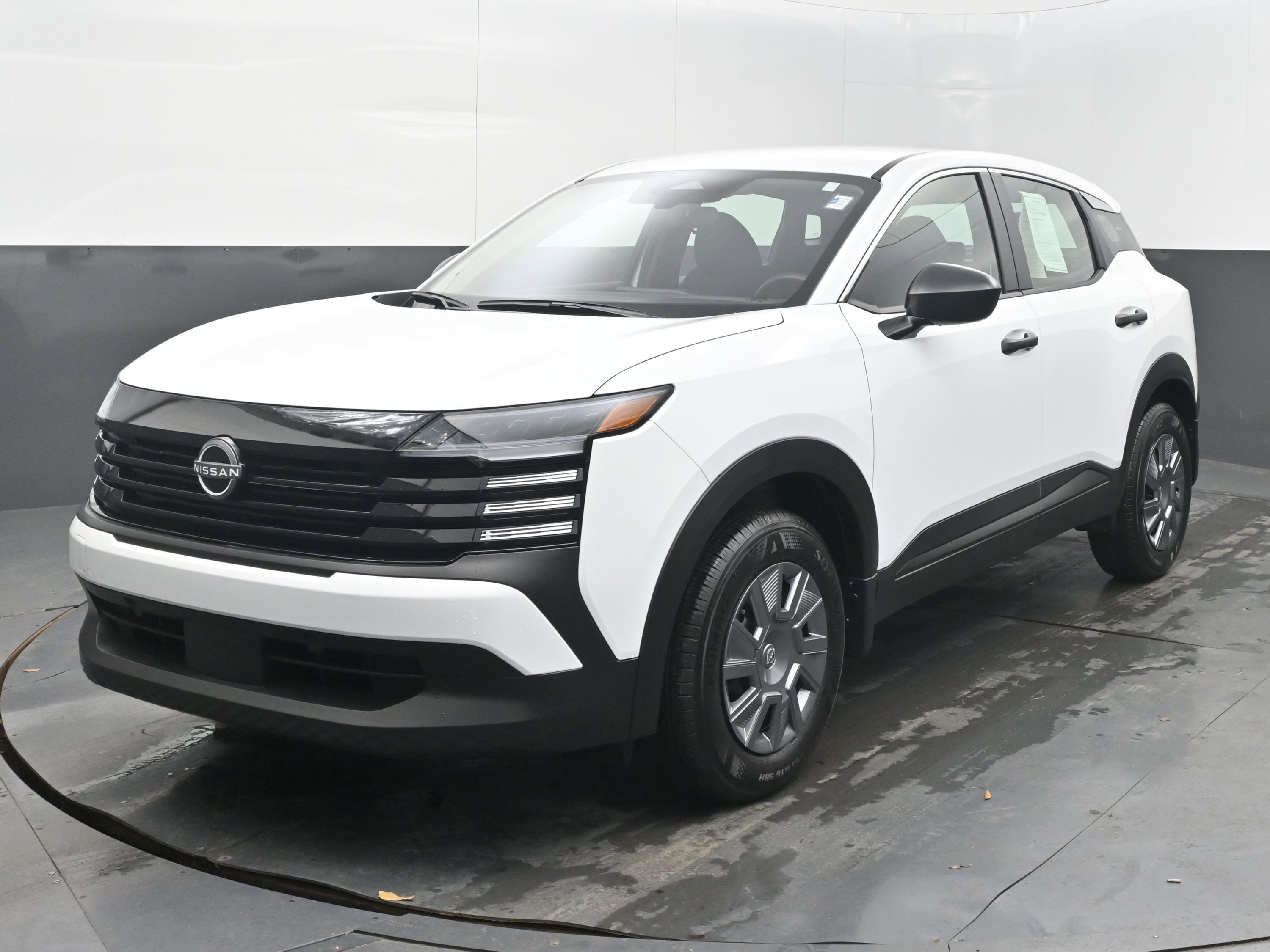 Certified 2025 Nissan Kicks S image 3