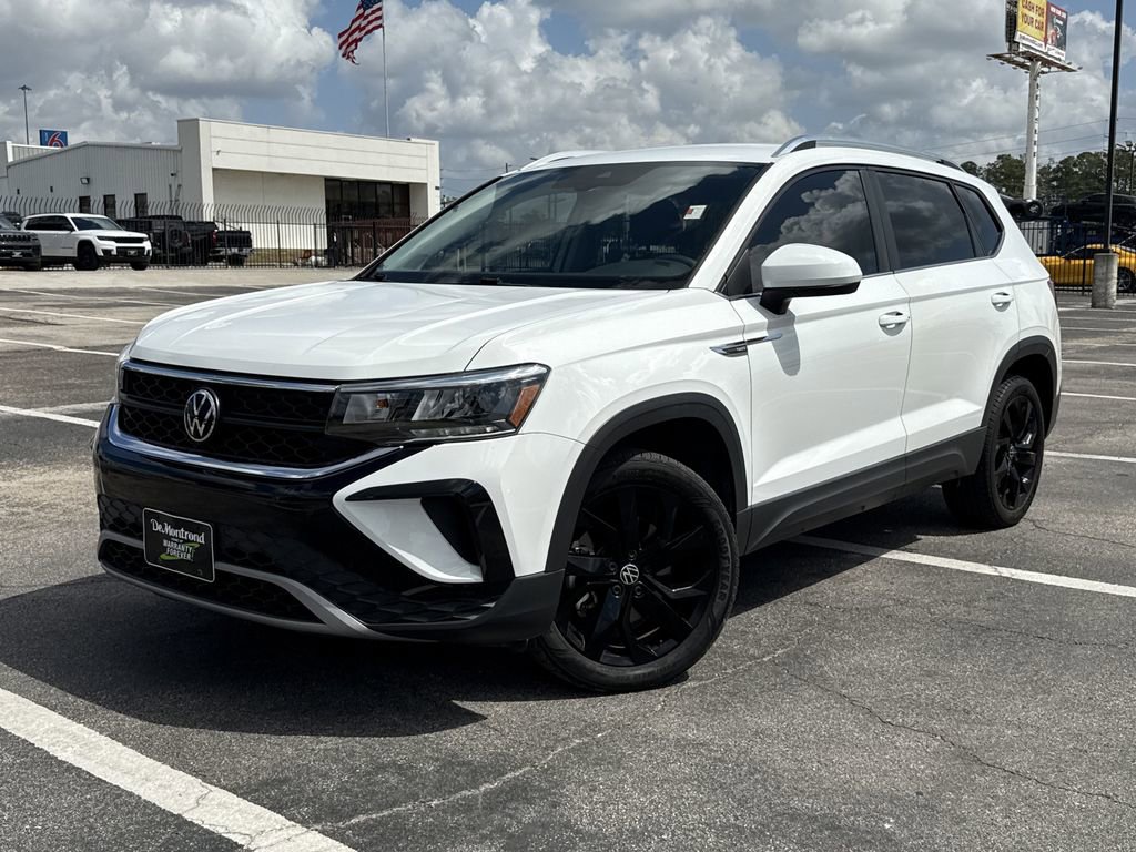 Used 2023 Volkswagen Taos SE image 1