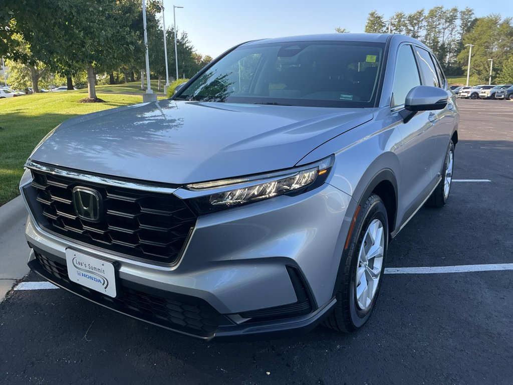 Used 2025 Honda CR-V LX image 4