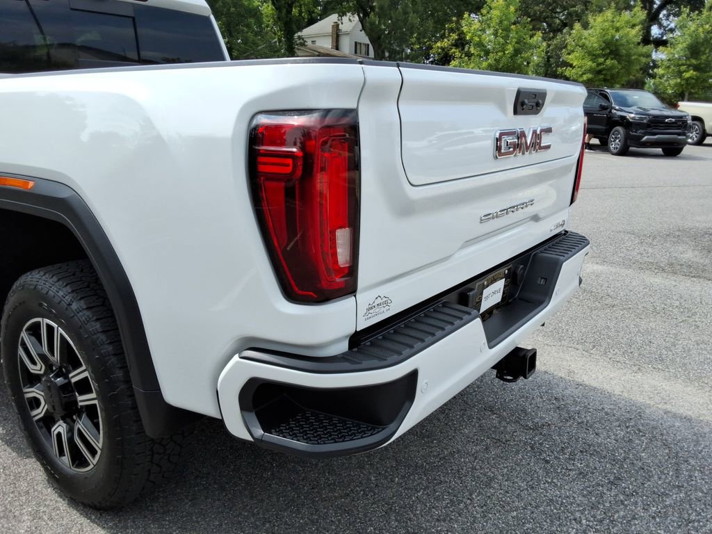 Certified 2020 GMC Sierra 2500 AT4 w/ AT4 Premium Package AWD/4WD image 15