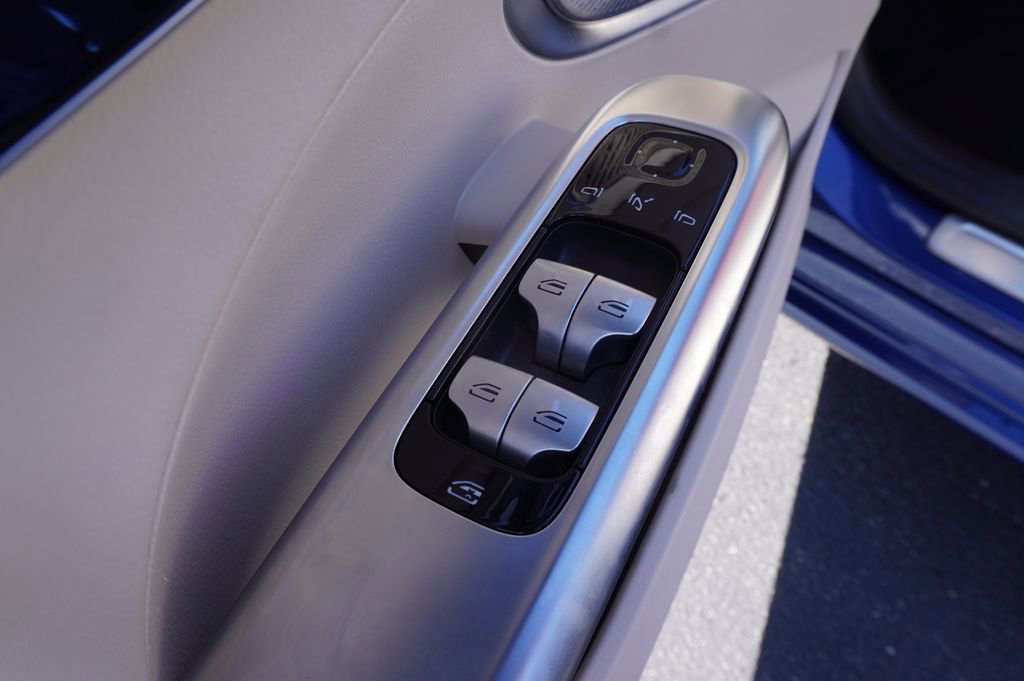 Used 2025 Mercedes-Benz C 300 Sedan image 16