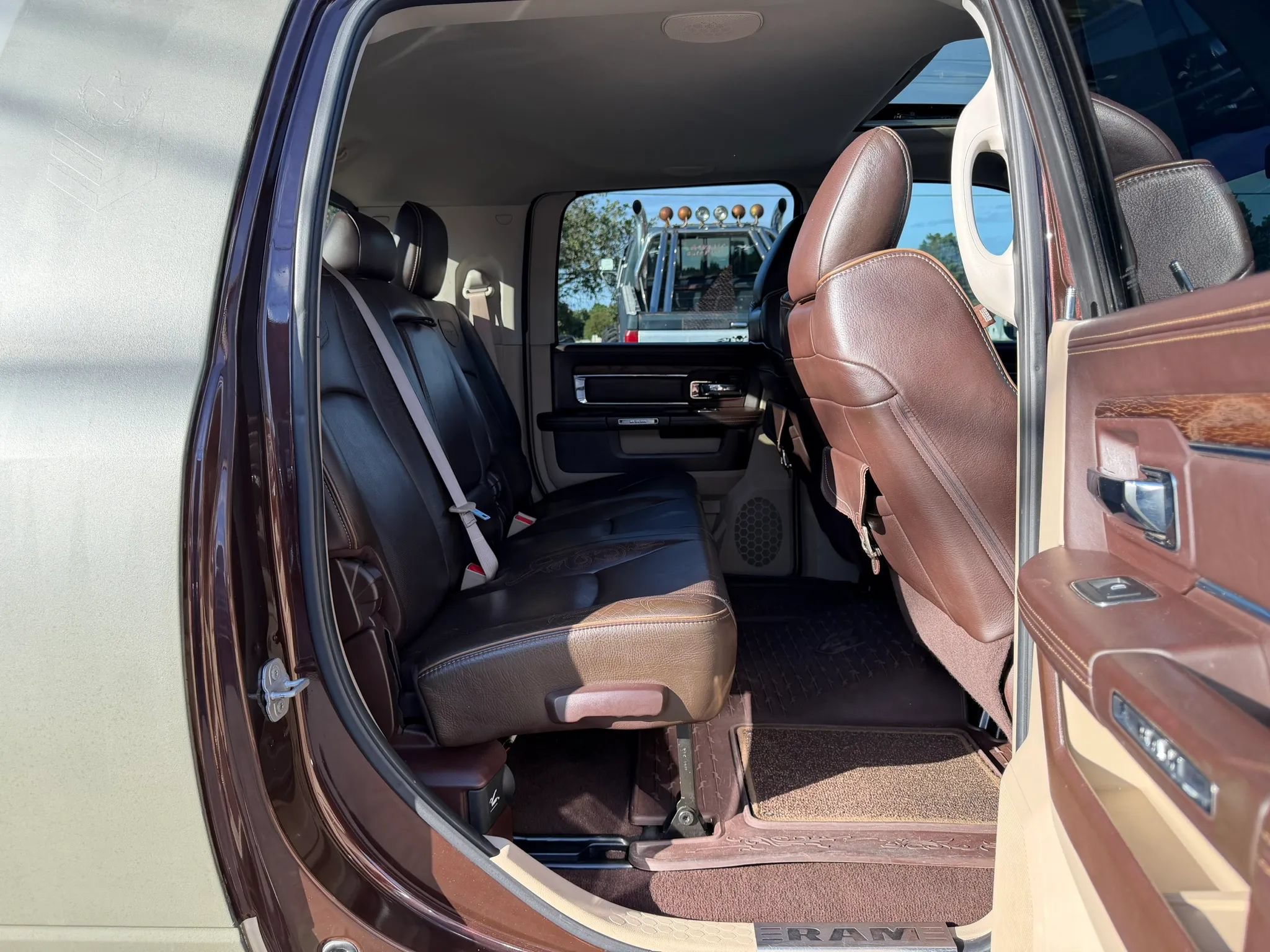 Used 2014 RAM 3500 Laramie Longhorn AWD/4WD image 20