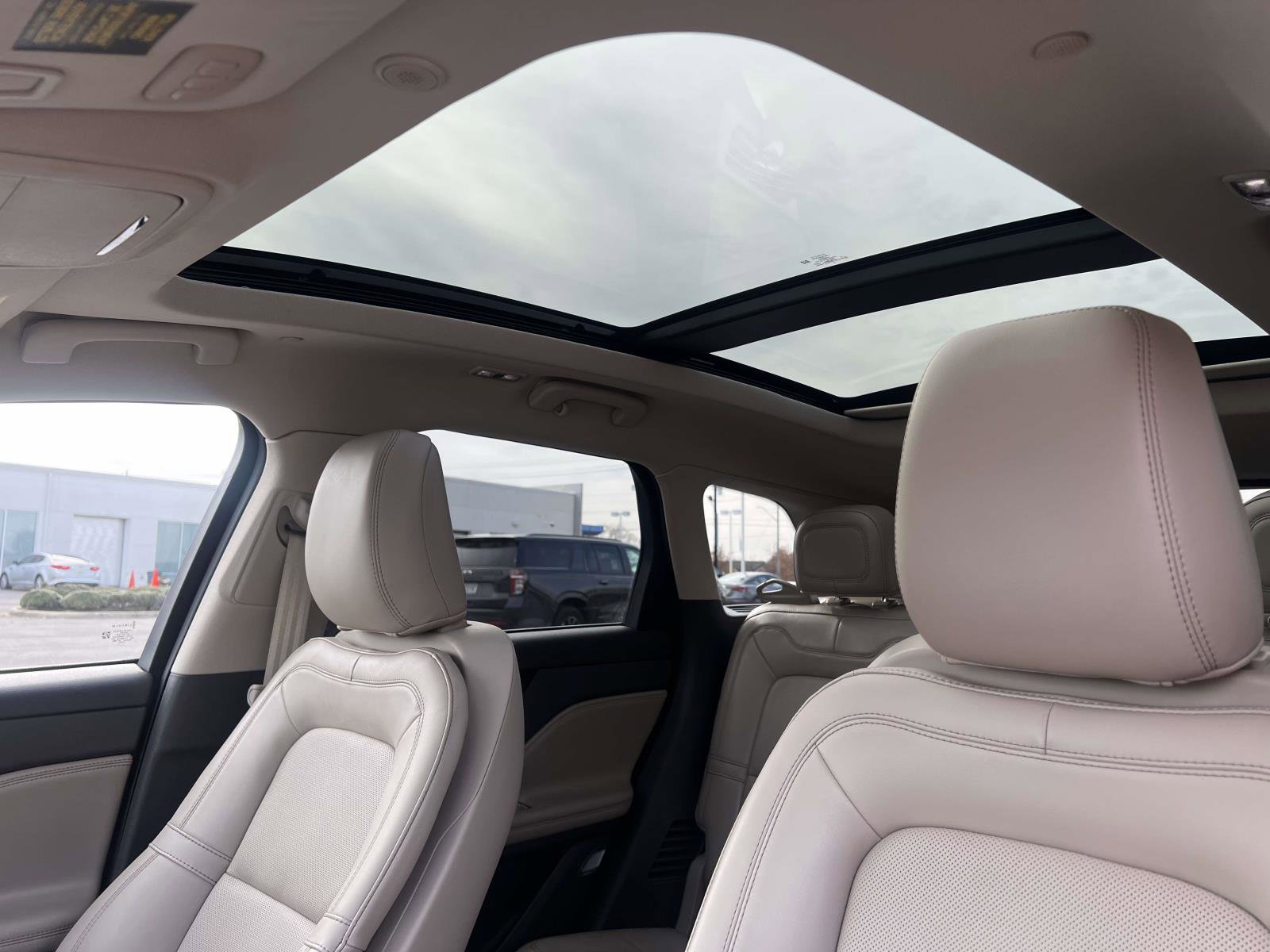 Used 2022 Lincoln Corsair Reserve w/ Equipment Group 201A image 15