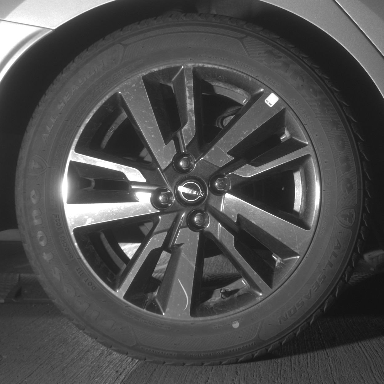 Used 2025 Nissan Versa SV FWD image 15